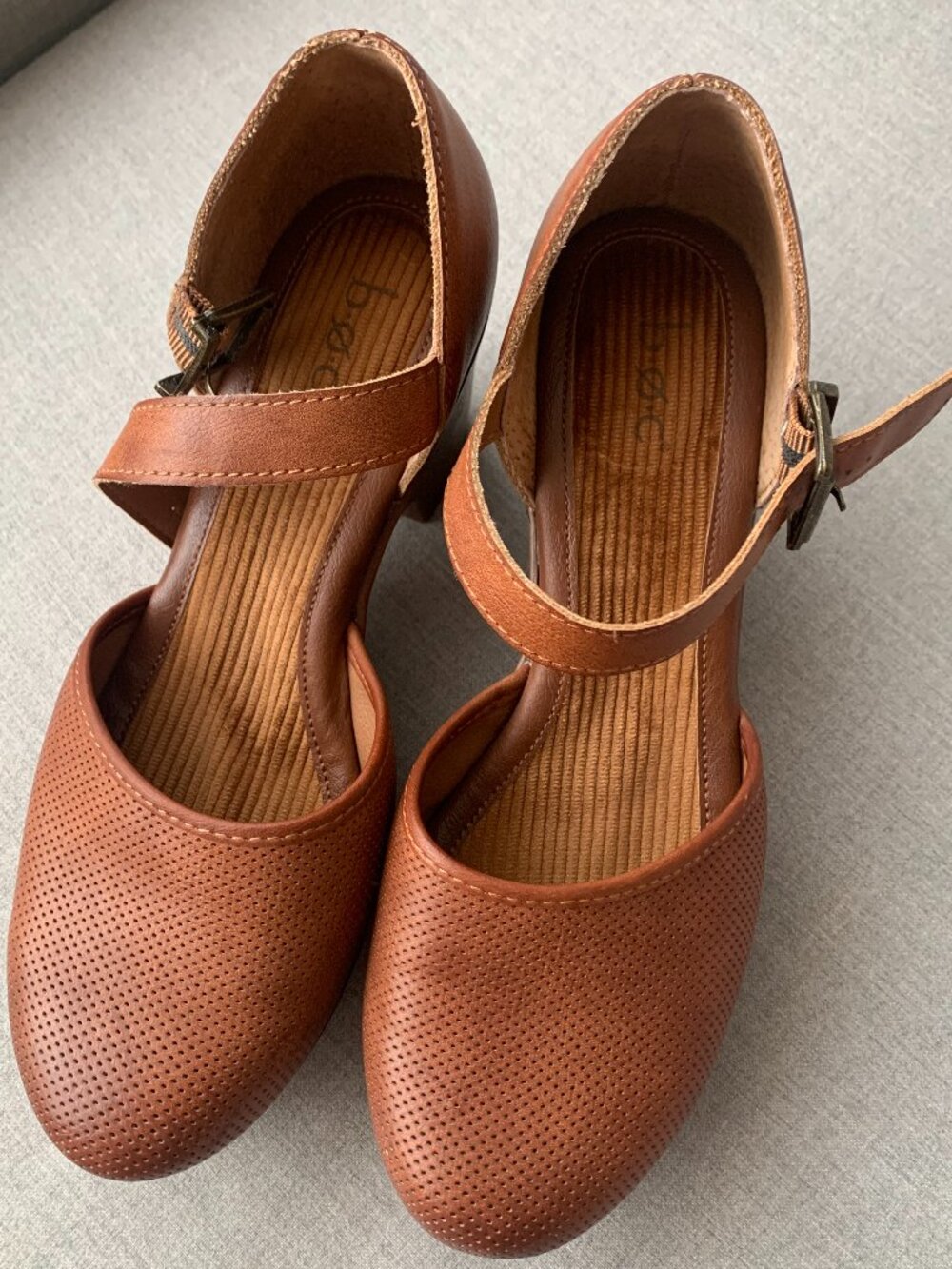 Brown Leather Clogs - BORN BOC
